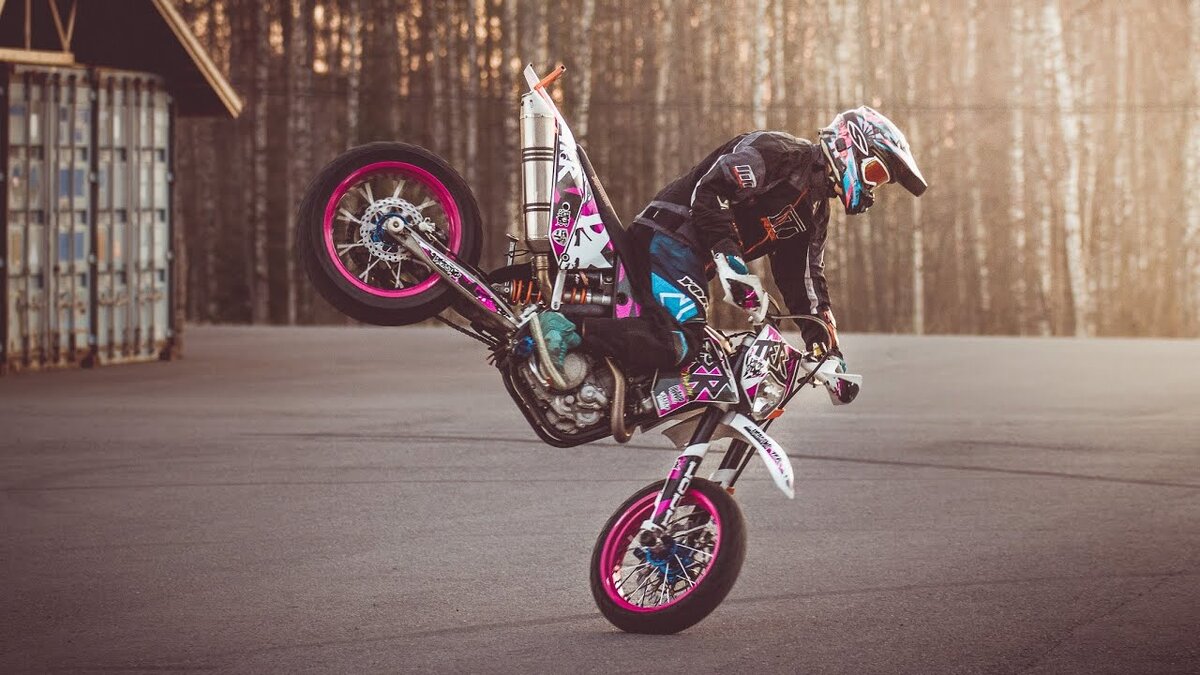 Стант на Supermoto