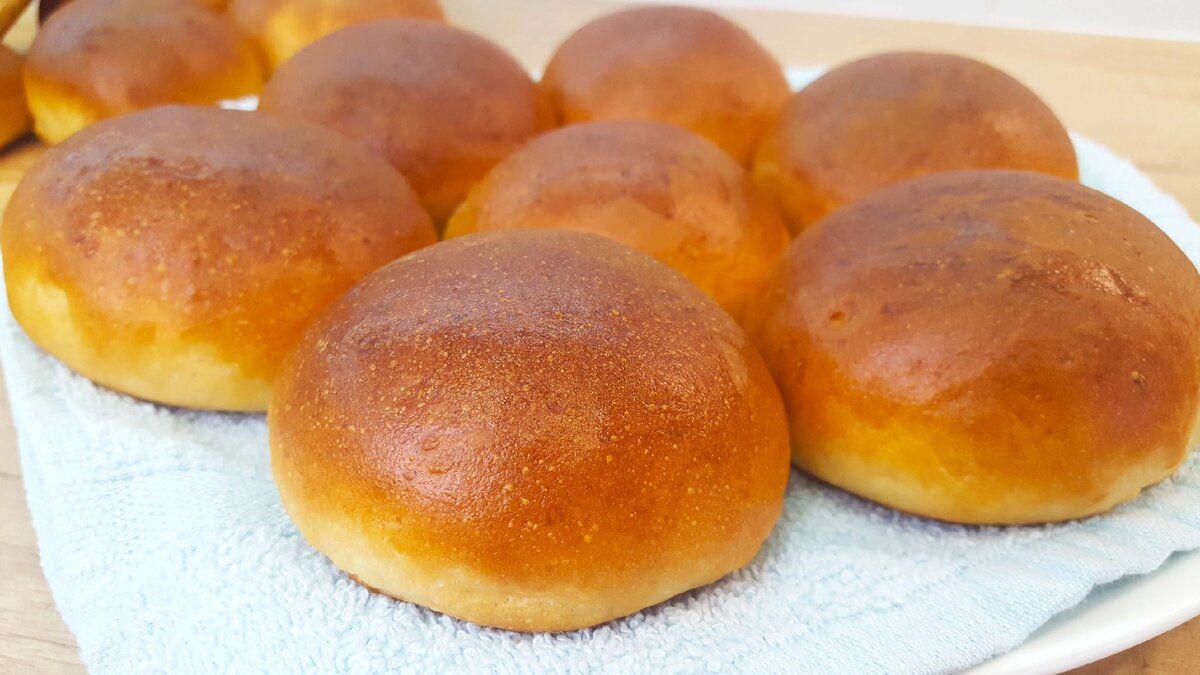 Вот такие румяные булочки получились.