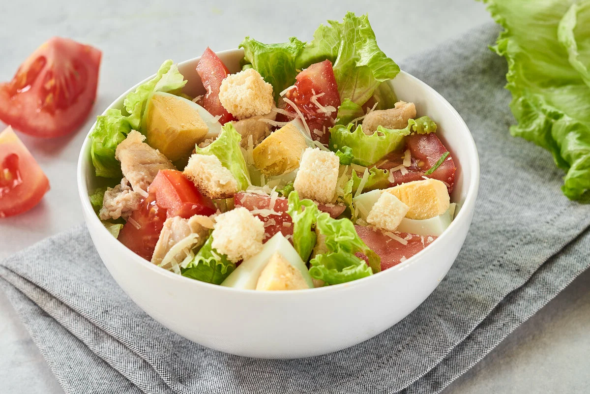 Классический салат Цезарь — рецепт с фото пошагово
