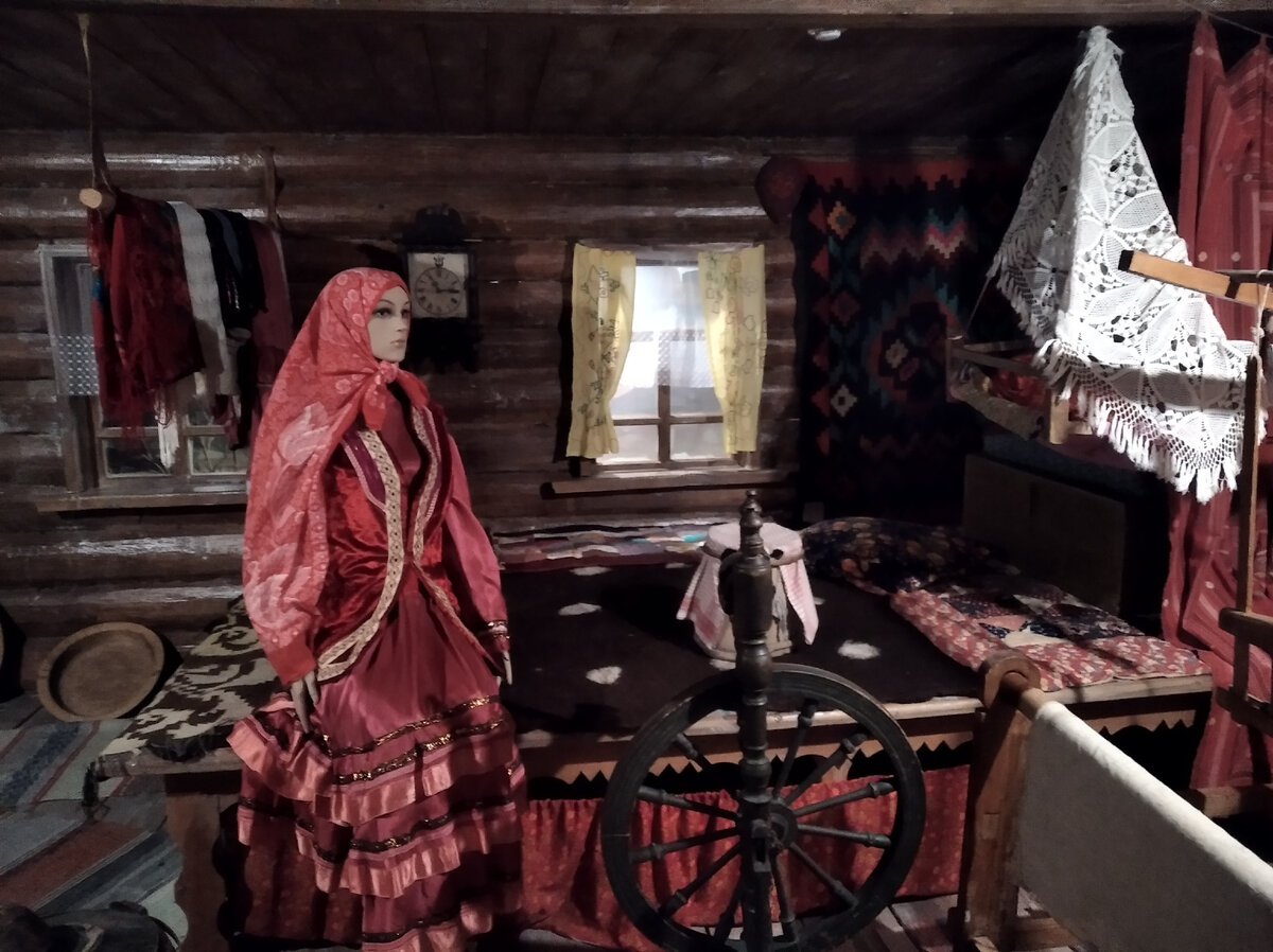 Музейная постановка