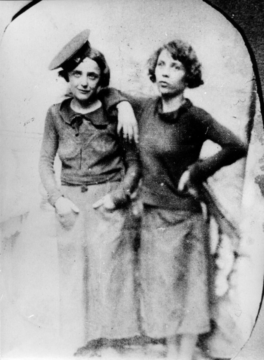 Симона Берто, сестра (фото взято из общего доступа).