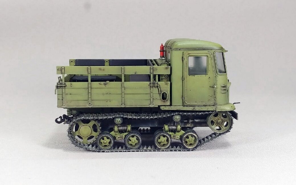 Артиллерийский тягач стз-5. Хтз-т2г. Т-75 трактор. Стз нати трактор. Стз-5 гусеничный тягач.