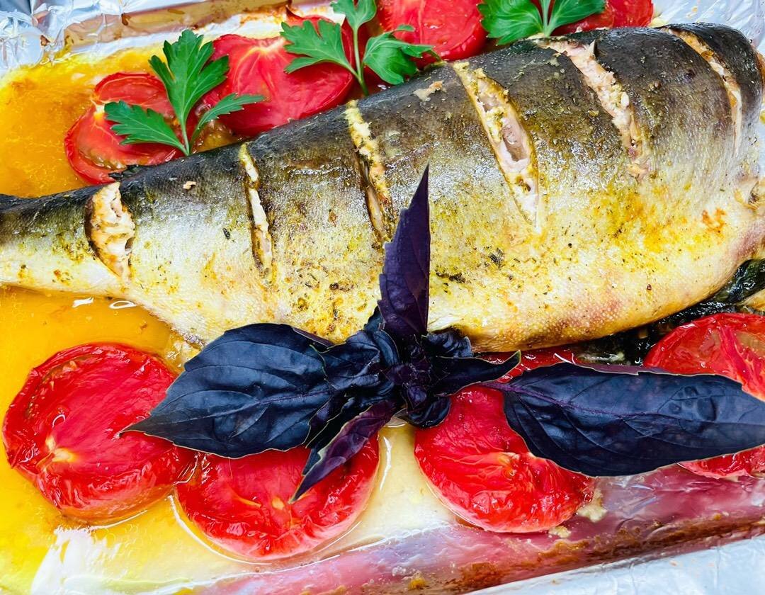 Рыба креветочная конгрио креветочная. Хе из говядины. Запечь красную рыбу ольга матвей. Рыба скумбрия запеченная с лимоном. Чёрный конгрио.