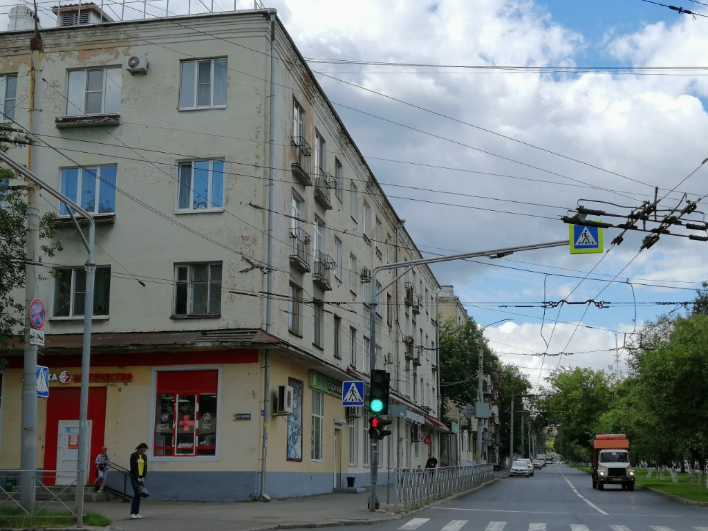    Продав скромную квартиру в Москве, можно купить две или три в другом городе. Фото: Мир Квартир