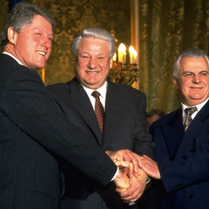 Билл Клинтон, Борис Ельцин и Леонид Кравчук. !994 год, Москва. Фото из свободных источников.