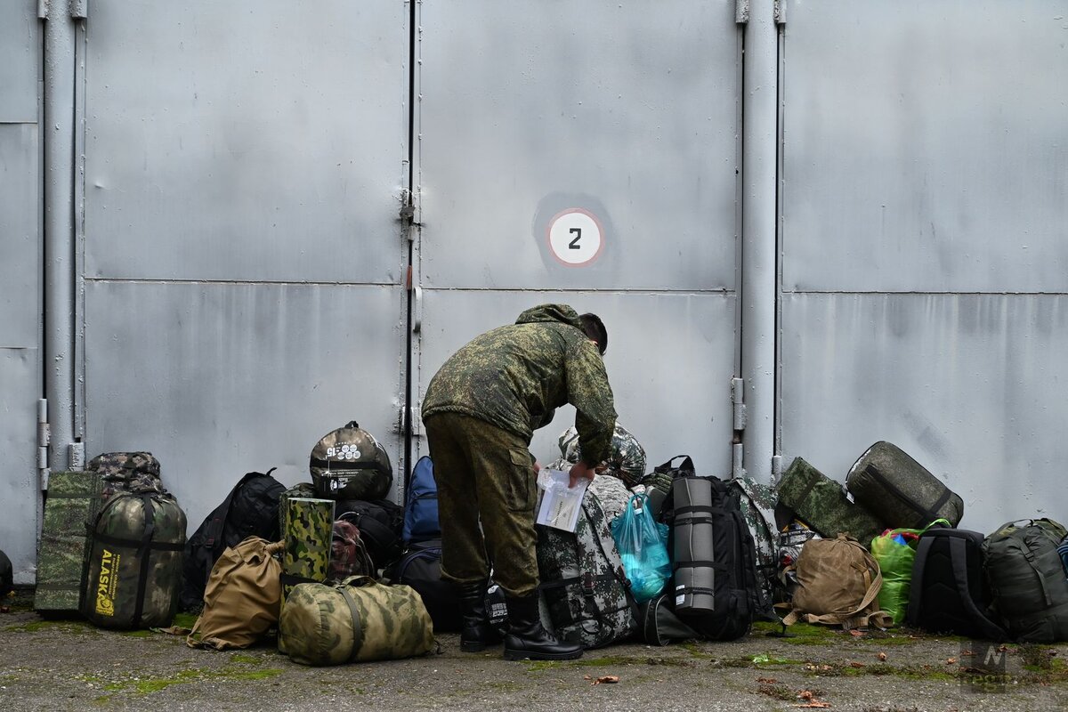    «Мы ждём вас с победой!» – на Ставрополье проводили группу мобилизованных Александр Погожев © ИА REGNUM