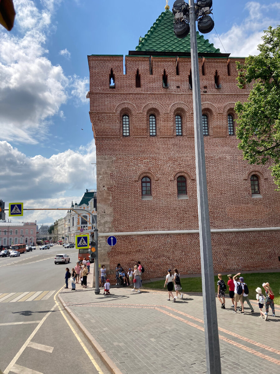 Дмитриевская башня 