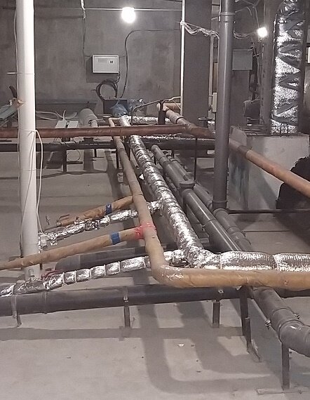 Технический этаж при верхней подаче горячей и холодной воды в 17-ти этажном доме