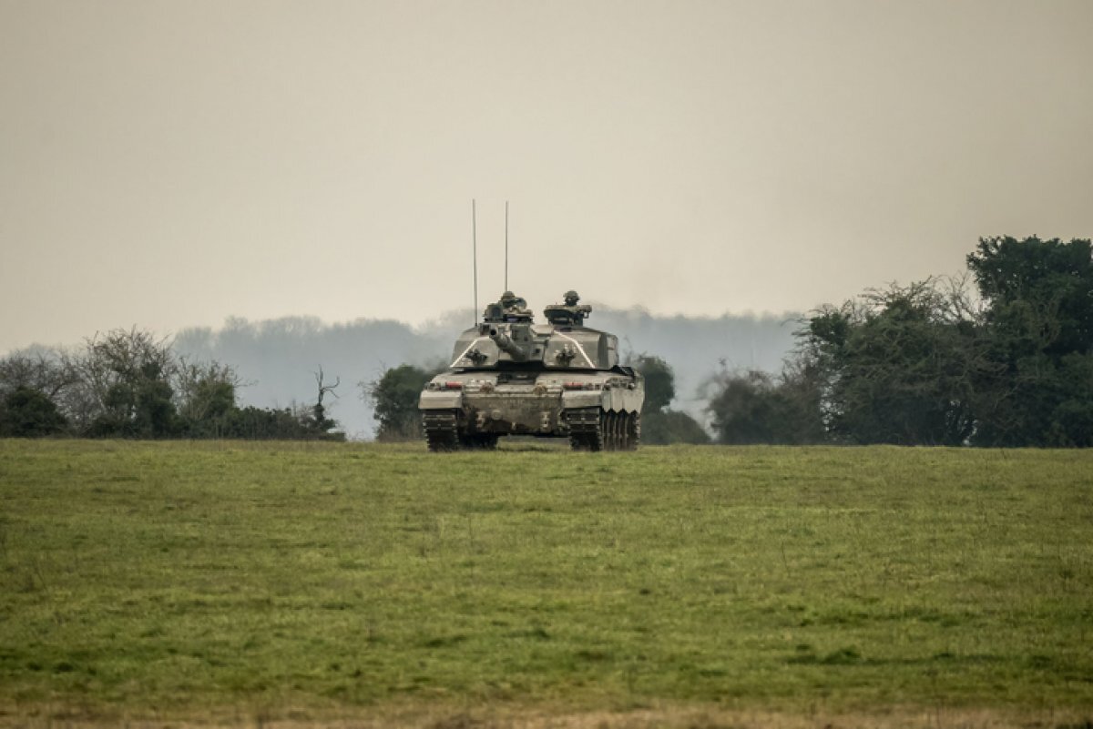    Танк Challenger 2.