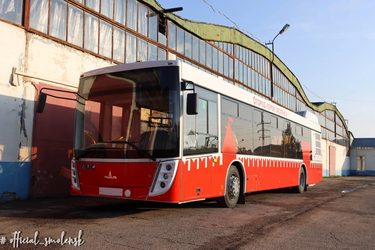    Новые автобусы привозят в «Автоколонну – 1308» в Смоленске