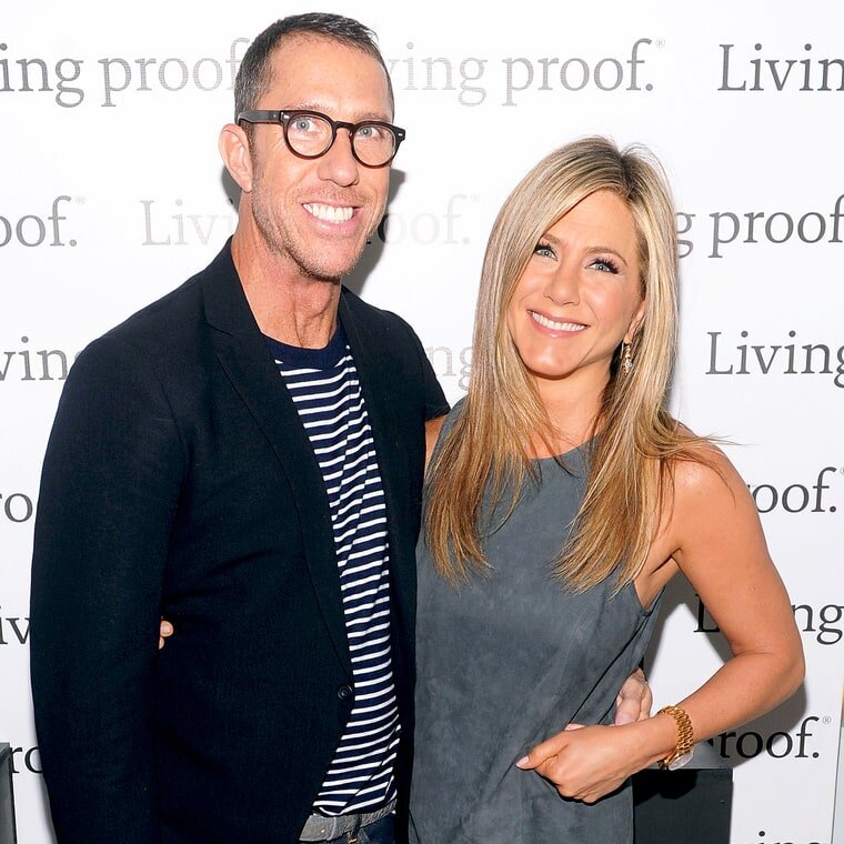 Дженнифер Энистон и Крис Макмиллан