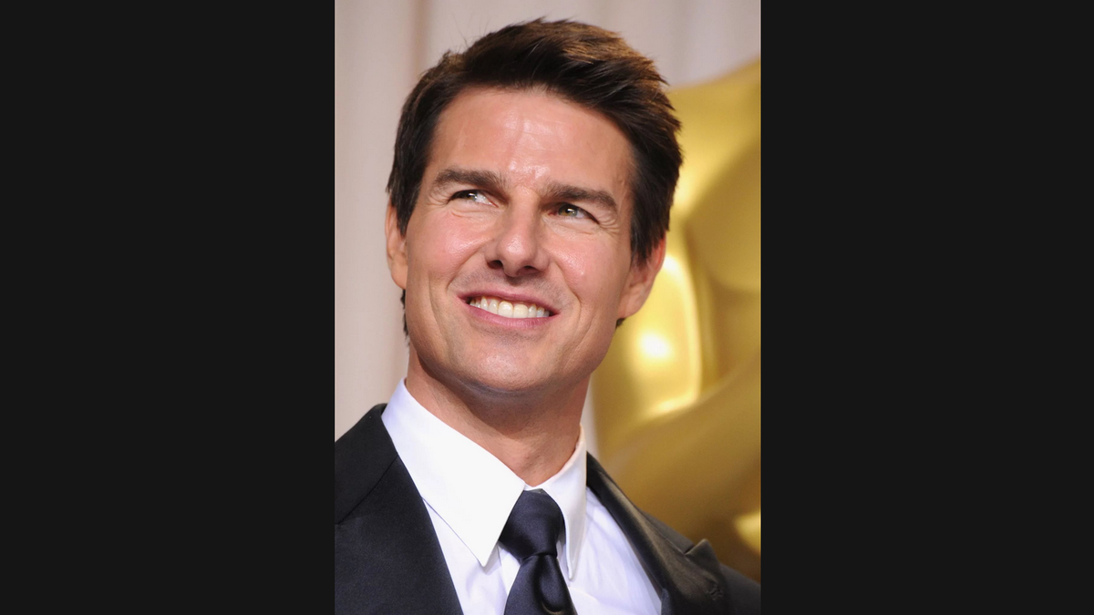 Том Круз появился на экранах в начале 80-ых и сразу стал популярным в США. За все время актер номинировался три раза на Оскар, но так и не смог получить статуэтку, хотя он был очень популярен, особенно в 90-ые годы.