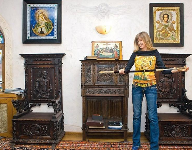"Исторический" музей и творческая мастерская: загородный дом Вики Цыгановой - Не