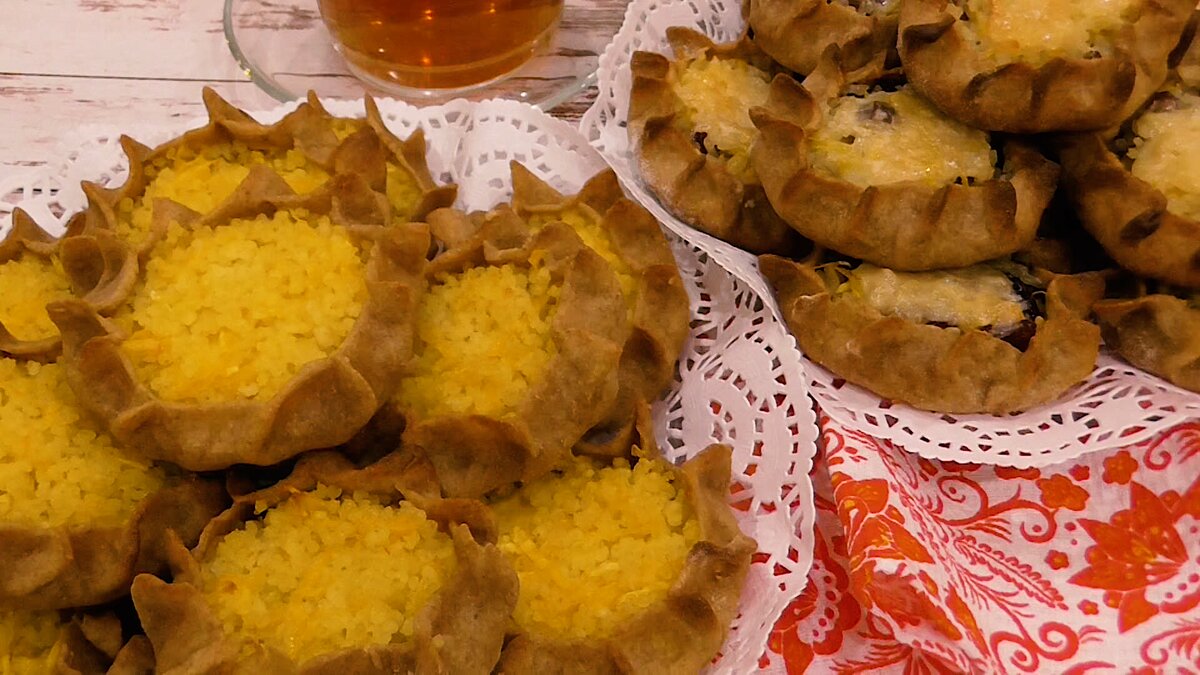 Карельские ржаные калитки с разными начинками. Это стоит попробовать!