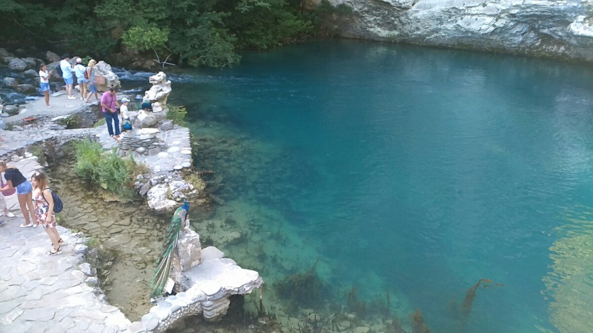 Голубое озеро, по дороге на Рицу. 