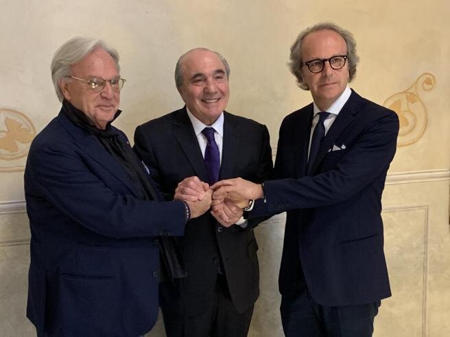 Официальный акт был подписан в нотариальной конторе в Милане. Сумма сделки составляет около 170 миллионов евро