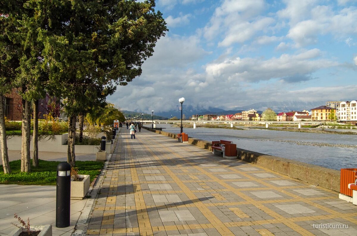 Ул набережная в адлере
