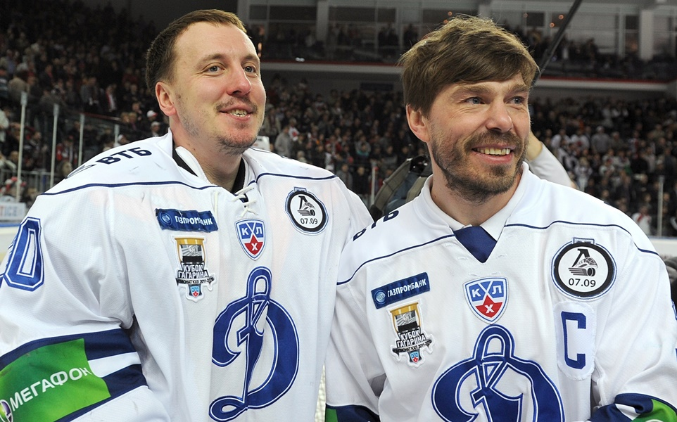 Алексей Волков и Алексей Кудашов после победы в Кубке Гагарина в сезоне 2011/12, фото: khl.ru