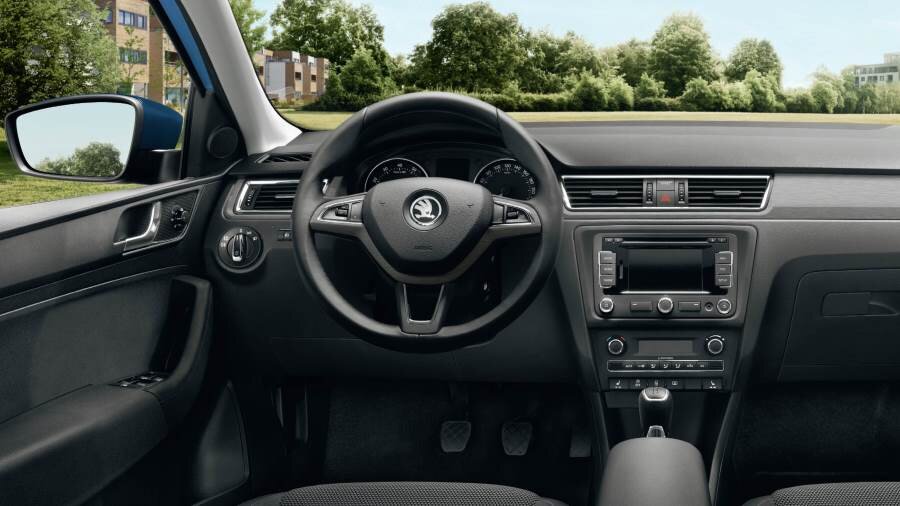 Skoda rapid салон. Skoda rapid комплектация monte carlo. сколько ходят шкоды рапид. шкода рапид 2021 комплектации. Skoda rapid 2017 салон.