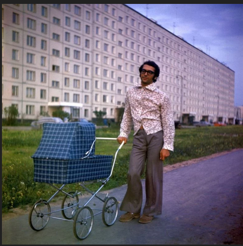 Пожалуйста, листайте фото дальше, используя стрелочку справа.