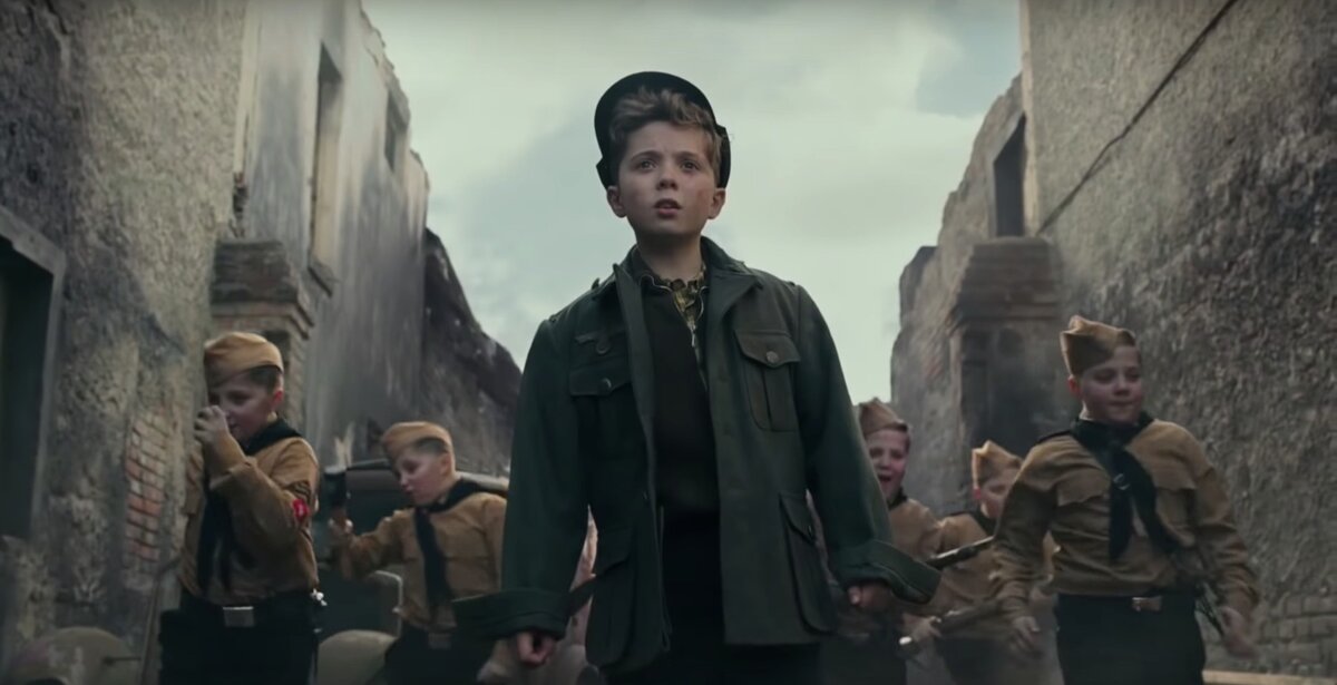 Главный герой киноленты, в исполнении Романа Гриффина Дэвиса