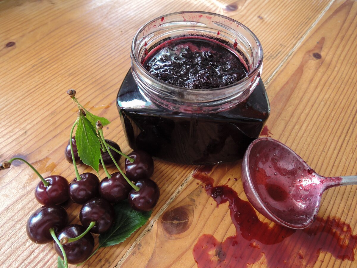 Вкусное домашнее варенье из вишни готовлю я однако! Фото моё.