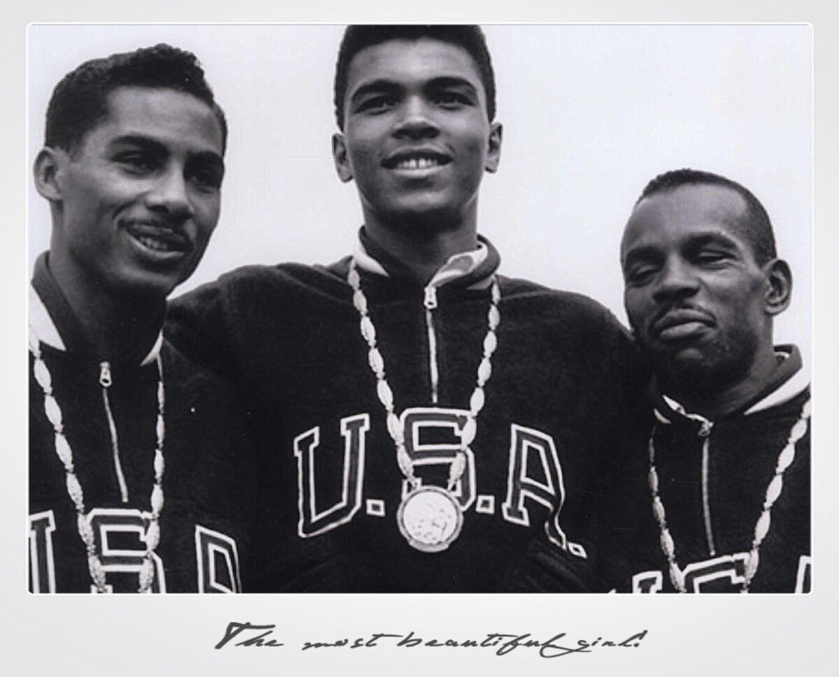 Мухаммед Али с золотой медалью ОИ 1960г.