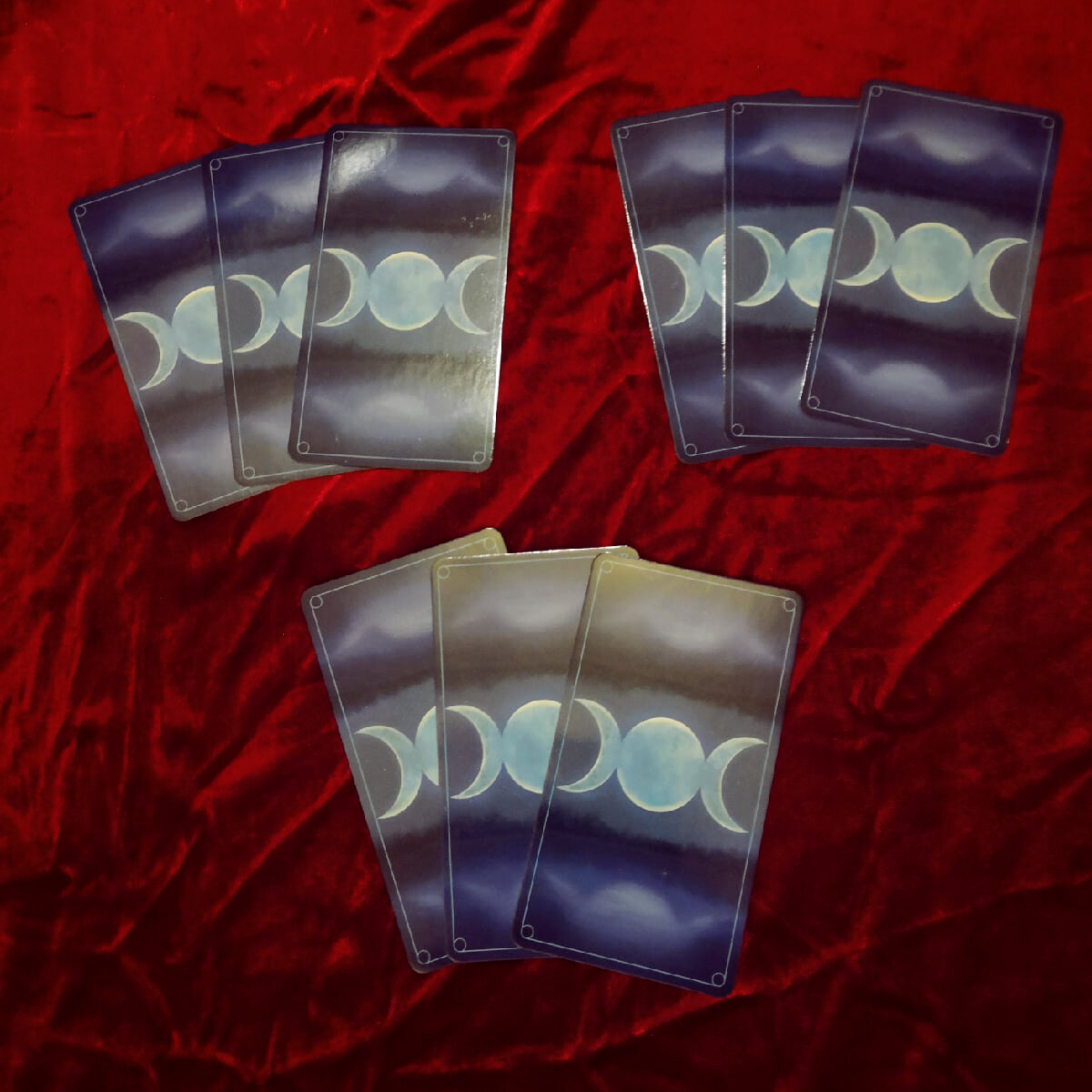 Слева вверху - 1, справа вверху - 2, снизу - 3.