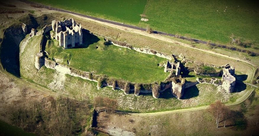 Замок Арк-ла-Батай (Франция), основан в первой половине XI века 