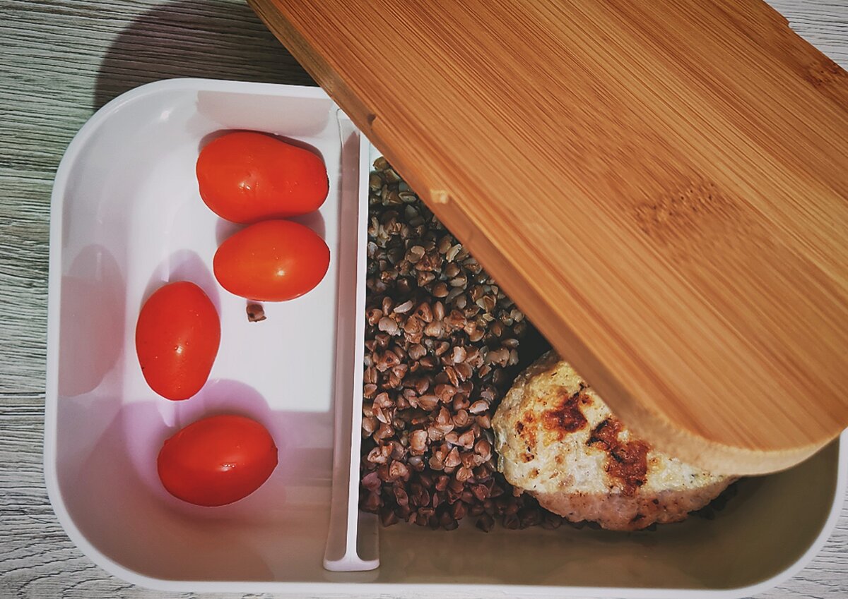 Обед в школу.