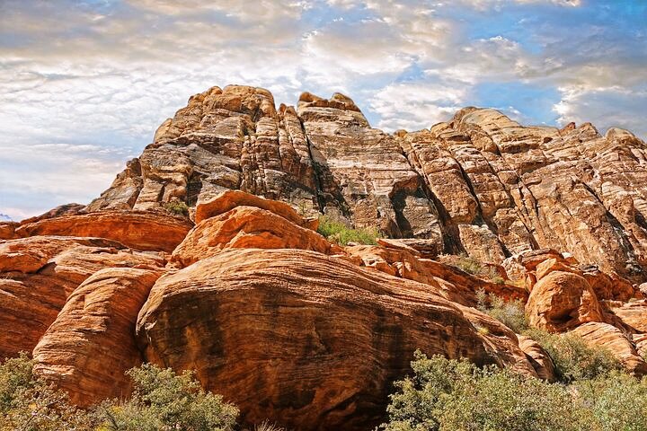 Скалу не уважать не получится