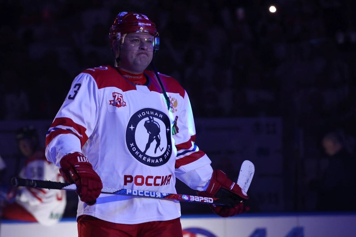 Чтобы добиться успеха в спорте, важно регулярно тренироваться и не сдаваться