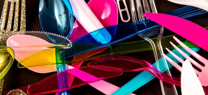 В России сократят использование изделий из одноразового пластика © Jochen Tack / Global Look Press / imago stock&people