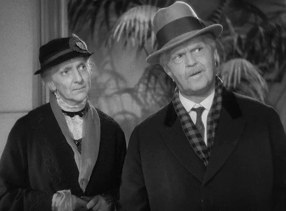 Дорога назад фильм 1937. Фэй бейнтер фильмы. Город завтрашнего дня 1937. Фильм уступи место. Уступи место завтрашнему дню, 1937, лео маккери.