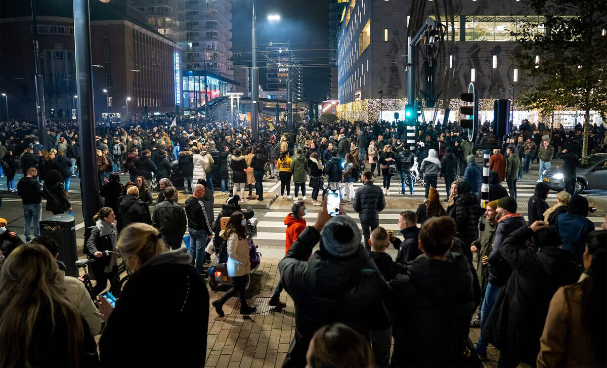 События в нидерландах. Акция протеста в Роттердаме (Нидерланды). Протесты в ЕС зимой.