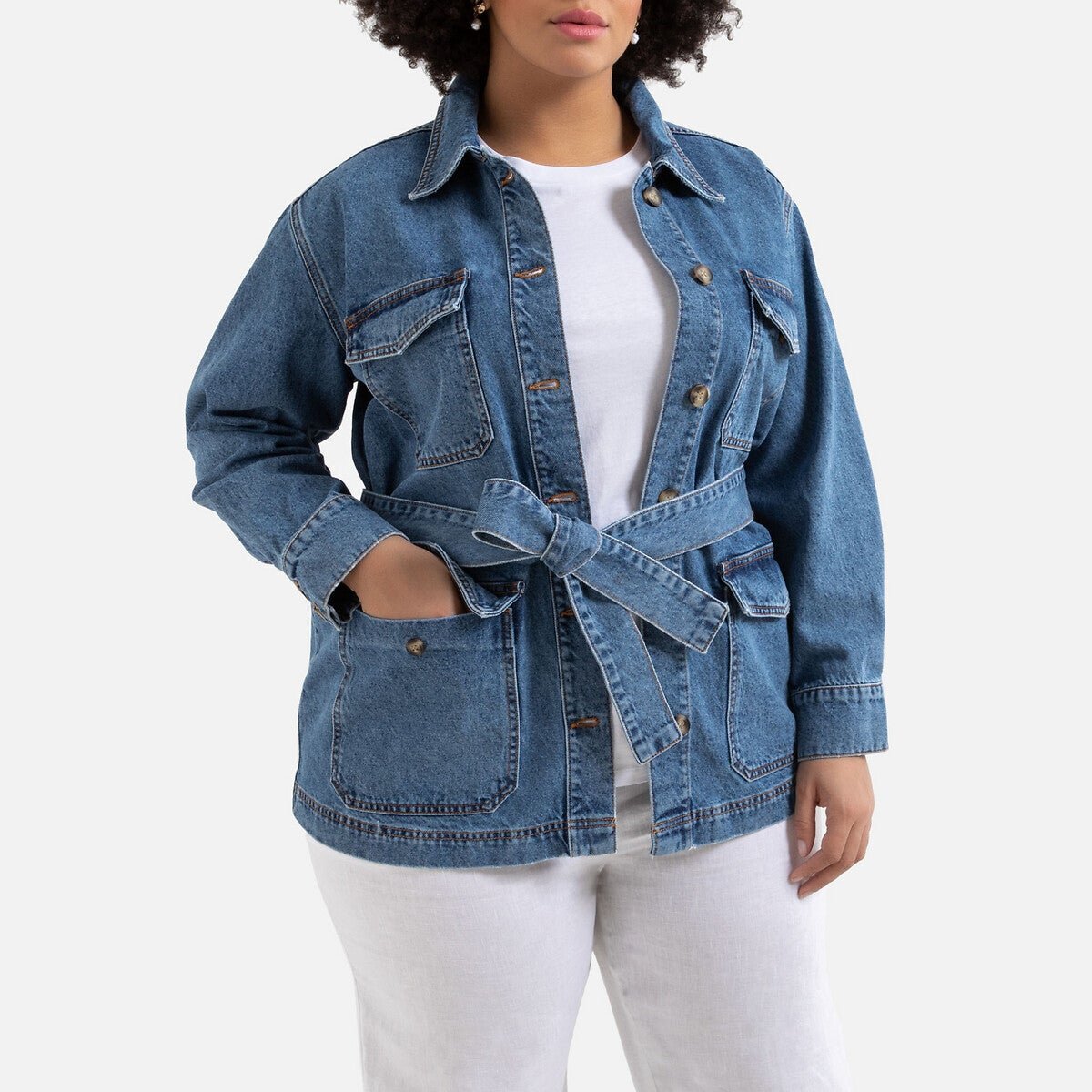 Купить джинсовую куртку женскую в интернет магазине. Джинсовый пиджак женский. Джинсовый жакет женский. Джинсовая куртка для полных женщин. Жакет из денима женский.