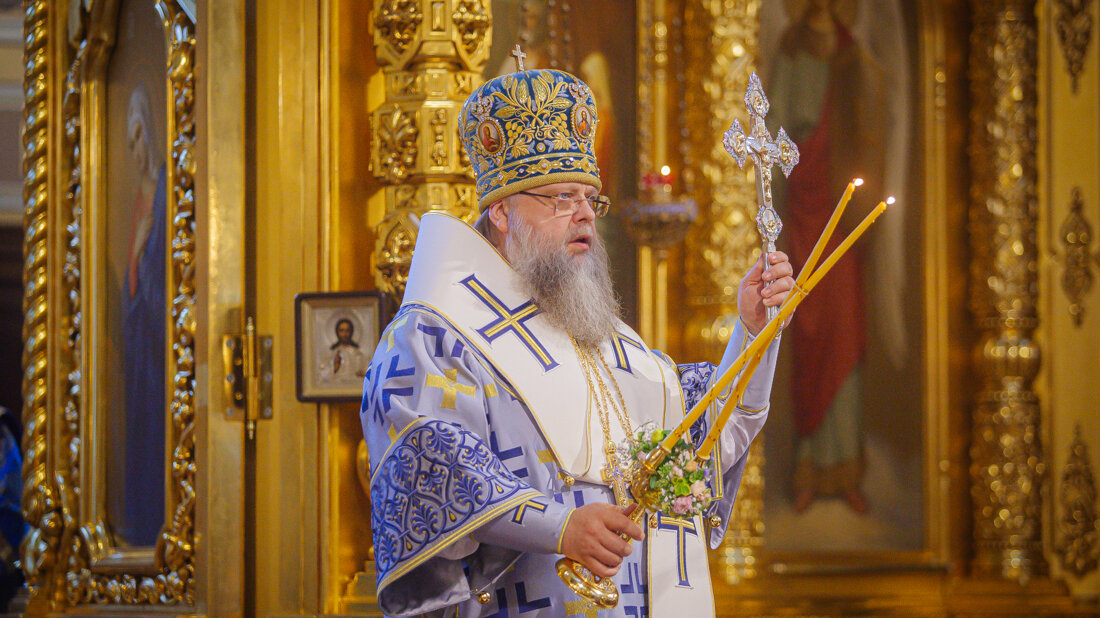     Митрополит Меркурий, выступая перед паствой в Кафедральном соборе Ростова-на-Дону, призвал прекратить проводить в России процедуру экстракорпорального оплодотворения (ЭКО), назвав ее «делом противоестественным и богопротивным». Паства в ответ начала задавать неудобные вопросы.