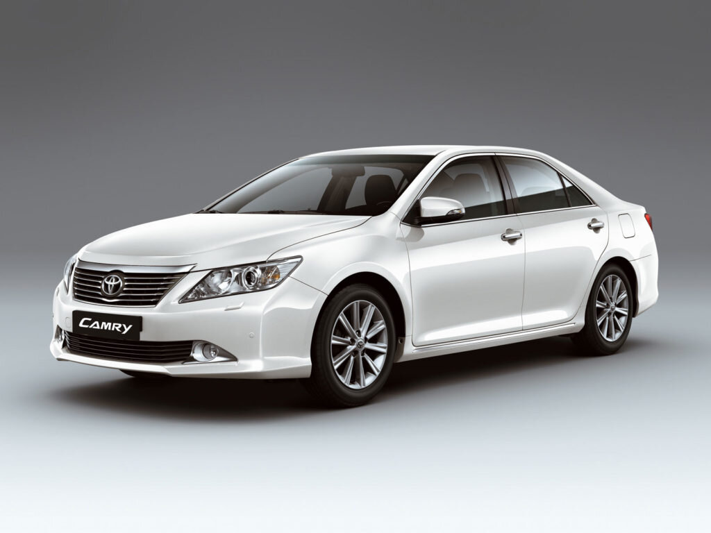 Автомобиль Toyota Camry