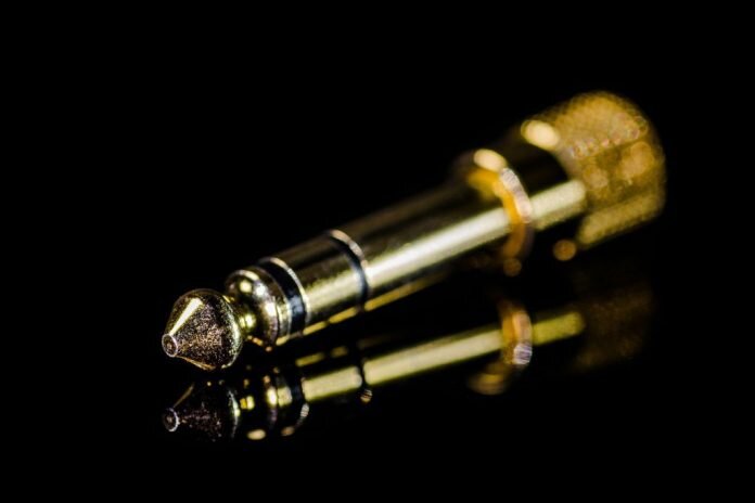 Что дает позолота штекера в кабелях | ICHIP.RU | Дзен