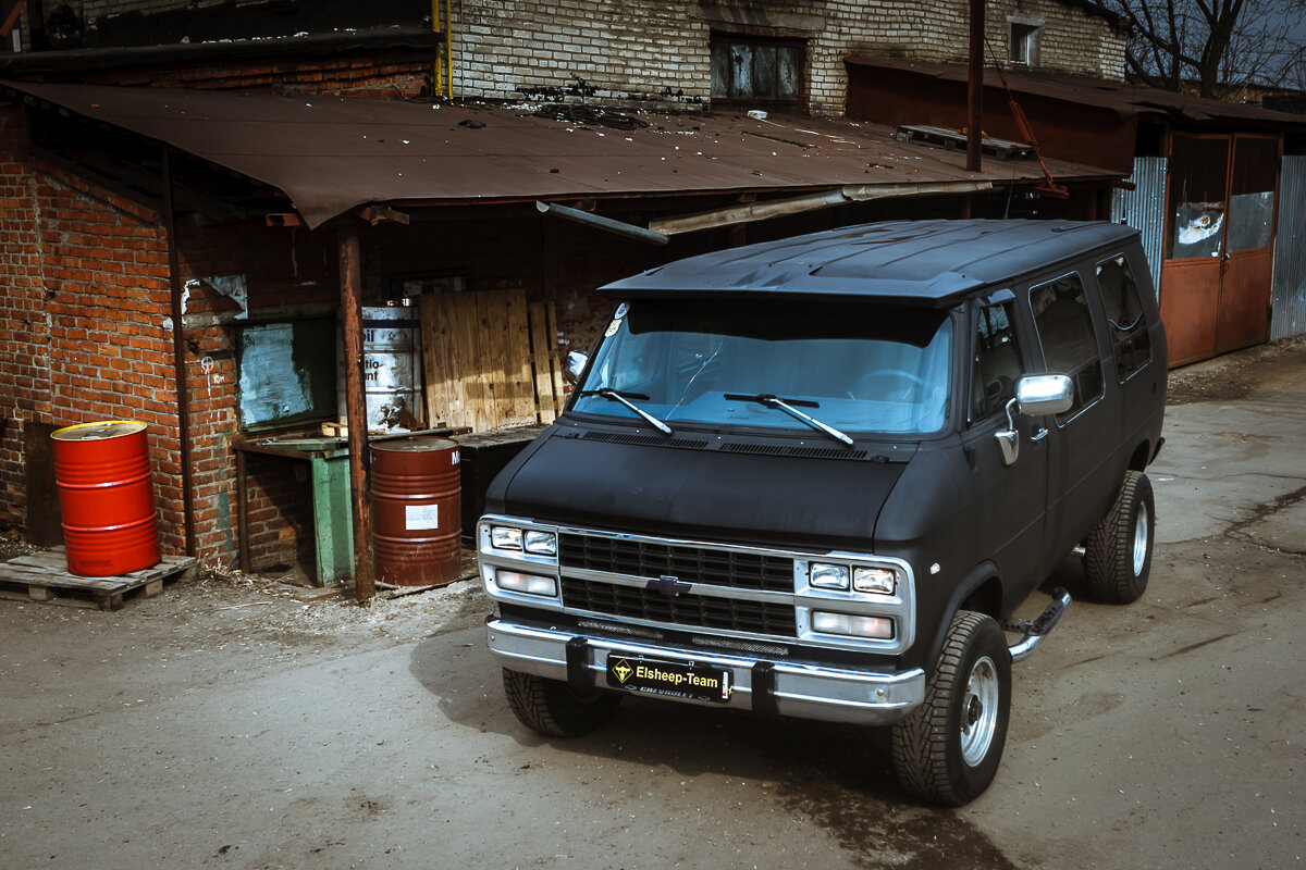 Шевроле шевивен. Chevrolet van g20. Шевроле Шеви Ван 20. Chevrolet chevy van g20. Chevrolet van g20 4x4.