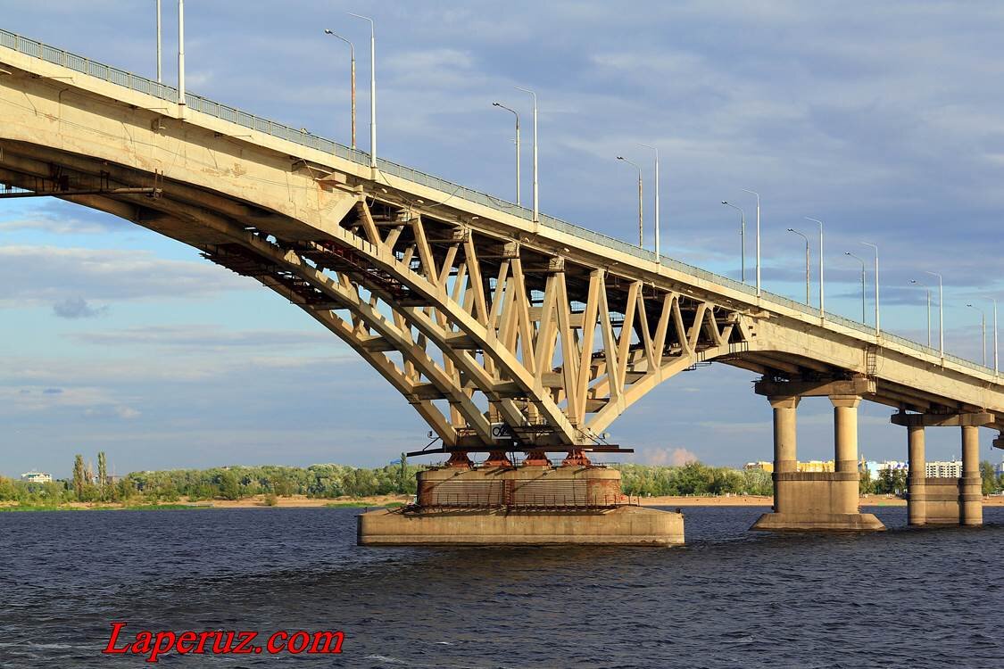 Мост «Саратов-Энгельс»: горбатая звезда советского кино | Лаперуз - поездки  по всему миру | Дзен