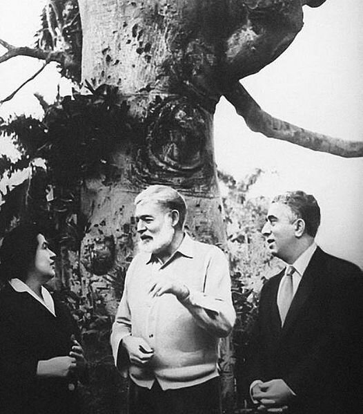 Арам Хачатурян с Ниной Макаровой в гостях у Хемингуэя