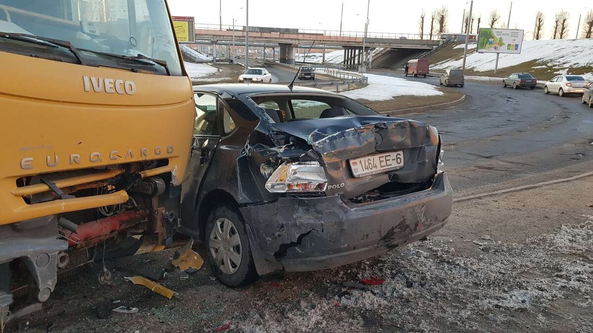 На Димитрова столкнулись две легковушки и грузовик — фото, видео | Mogilev.online  | Дзен