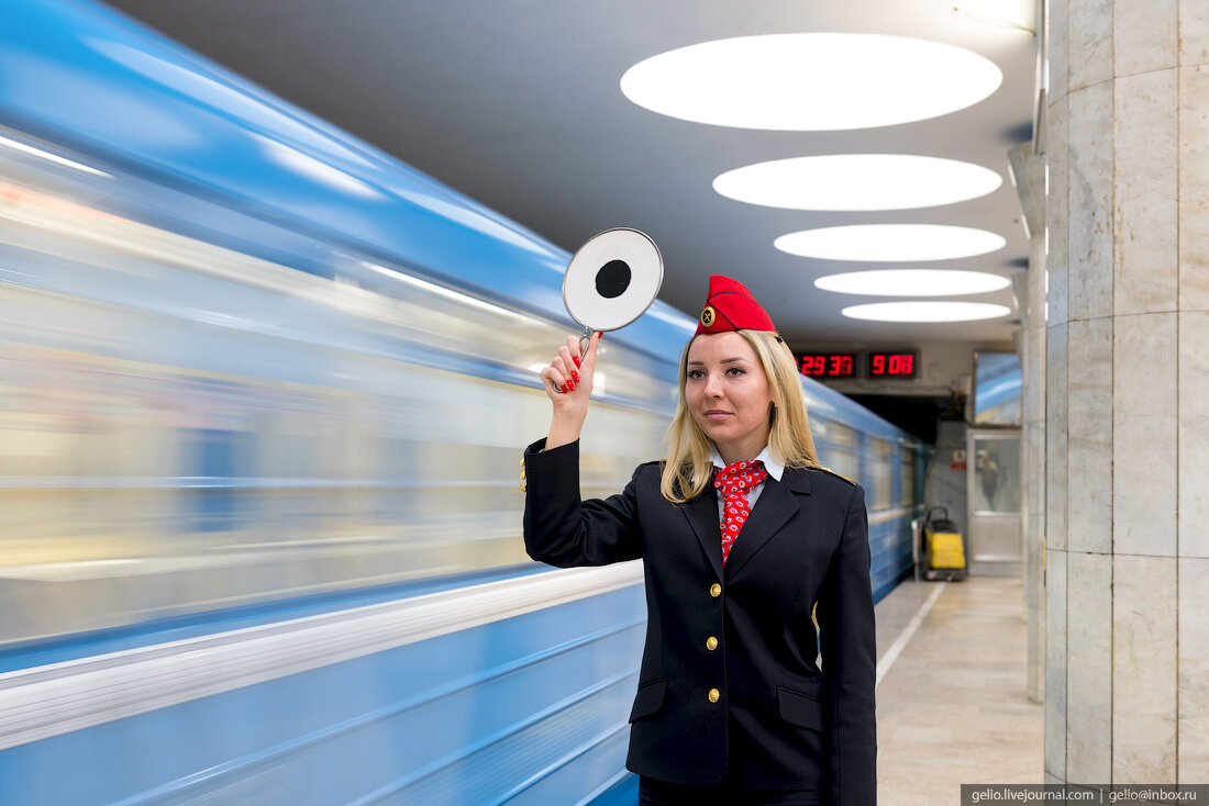 Персонал московского метрополитена. Дежурные по станции московского метрополитена. Из чего состоит сеть. Сигналист путеец жд. Сцб московский метрополитен.