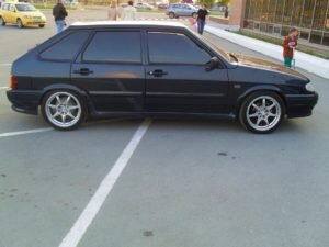 В отношении Шевроле Ланос и ВАЗ-2114 постоянно затеваются споры, одни отстаивают право называться лучшей машиной среди бюджетных средств передвижения для ВАЗ-2114, другие приводят новые доказательства добротного качества Шевроле Ланос.