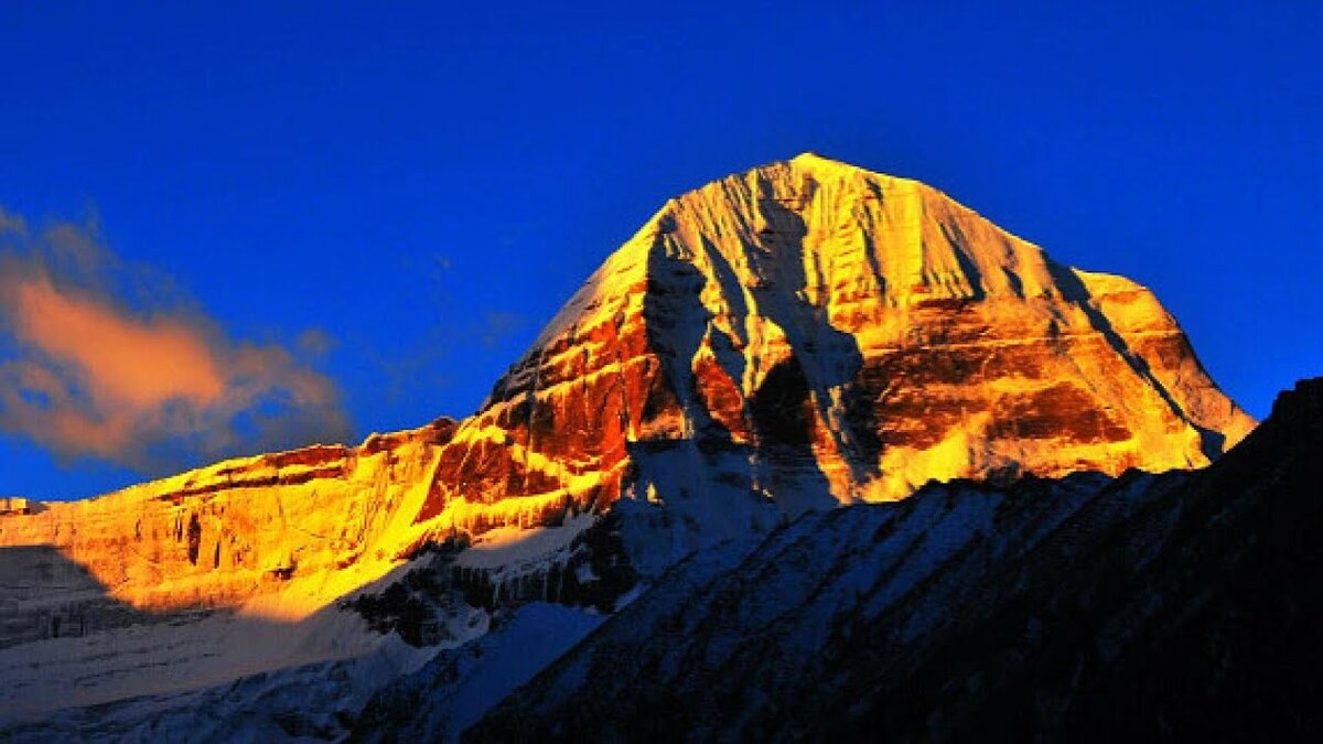 Шива кайлас. Гора шивы кайлас. Непал кайлас. Кайлас гора в тибете. Гора шивы.