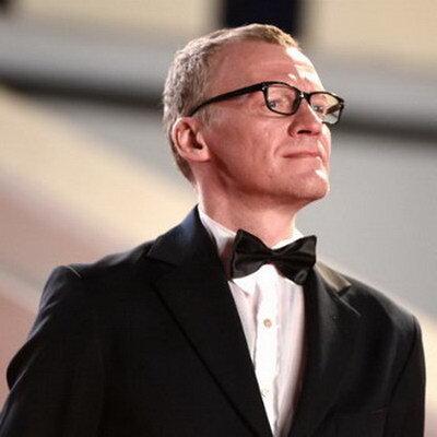 Сам Серебряков говорит, что хочет жить в стране, где нет бытового хамства, где не придется толкаться локтями и учить грызть зубами ближнего своего. Алексей Серебряков считает, что его дети должны расти в стране, у которой есть будущее. 