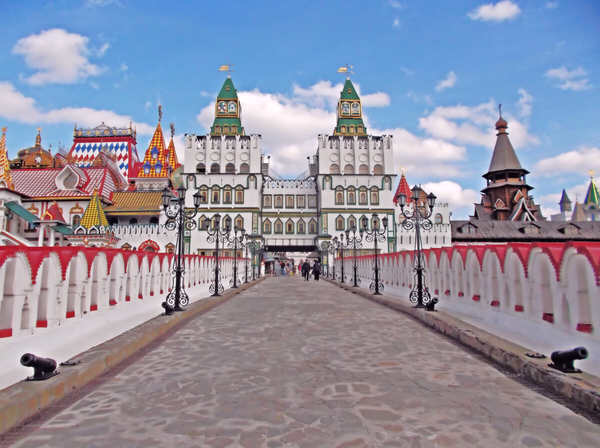 Измайлово режим работы. Крк измайловский кремль. Крк измайловский кремль. Измайловский парк дворец. Измайловский кремль измайловский парк.