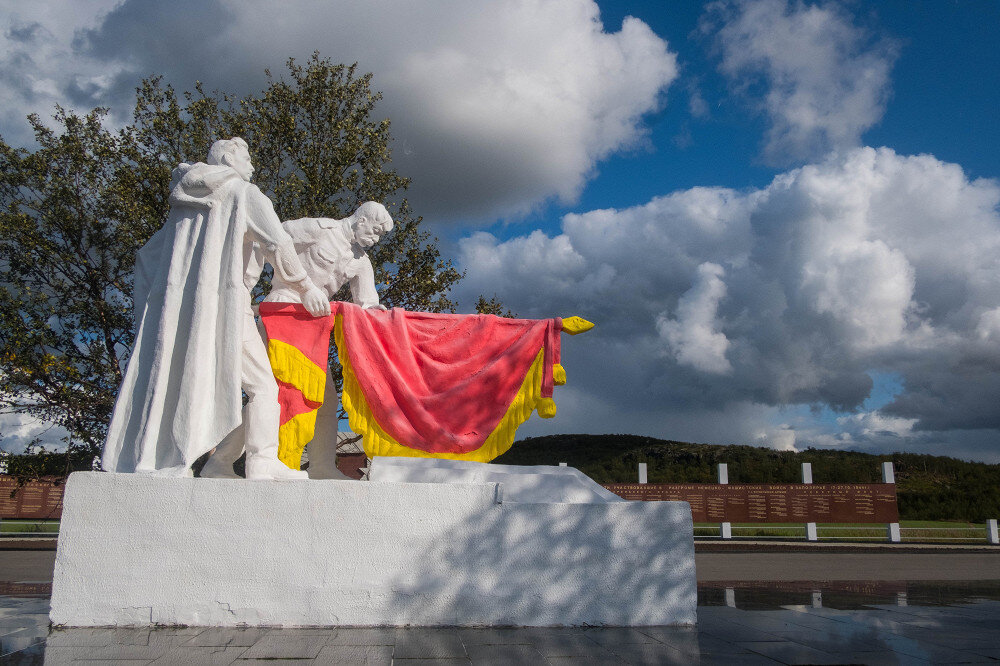 Мемориал «Долина Славы» — на этом месте в войну шли самые ожесточенные бои за Заполярье.