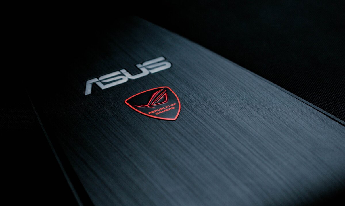 История компании Asus